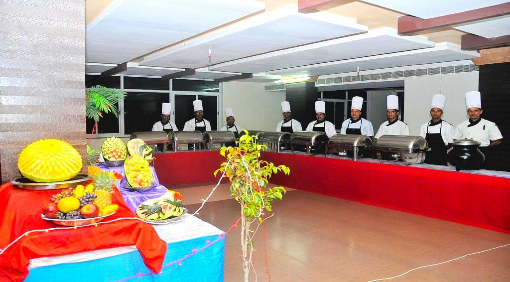 Hotel Central Park Ongole Dış mekan fotoğraf