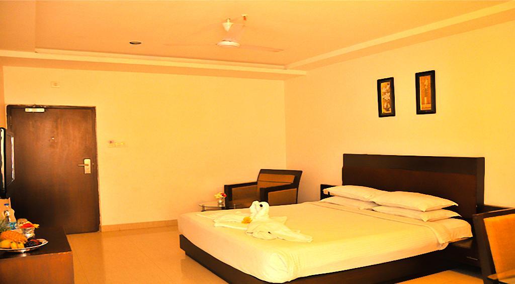Hotel Central Park Ongole Dış mekan fotoğraf