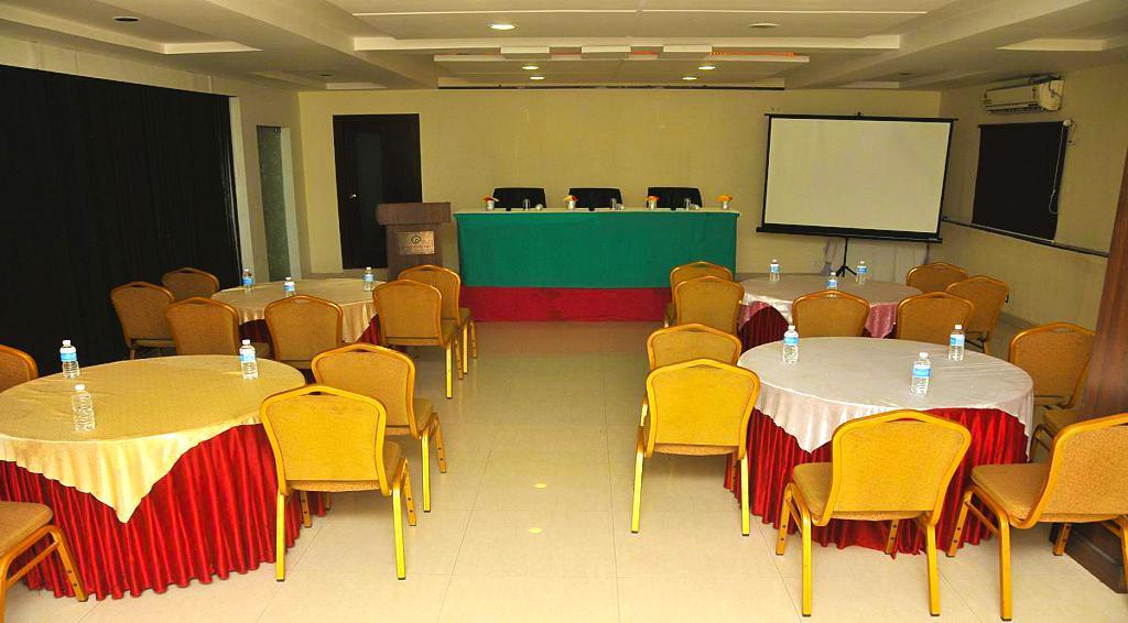 Hotel Central Park Ongole Dış mekan fotoğraf